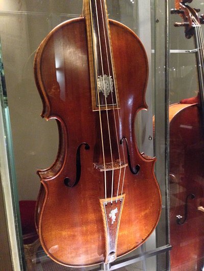Musikinstrumente in der Accademia Galerie Florenz Musikinstrumente in der Accademia Galerie Florenz